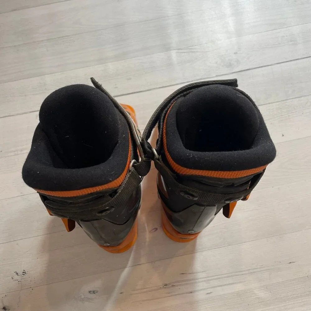 Rossignol radical jr 2 ski boots orange size 4‎